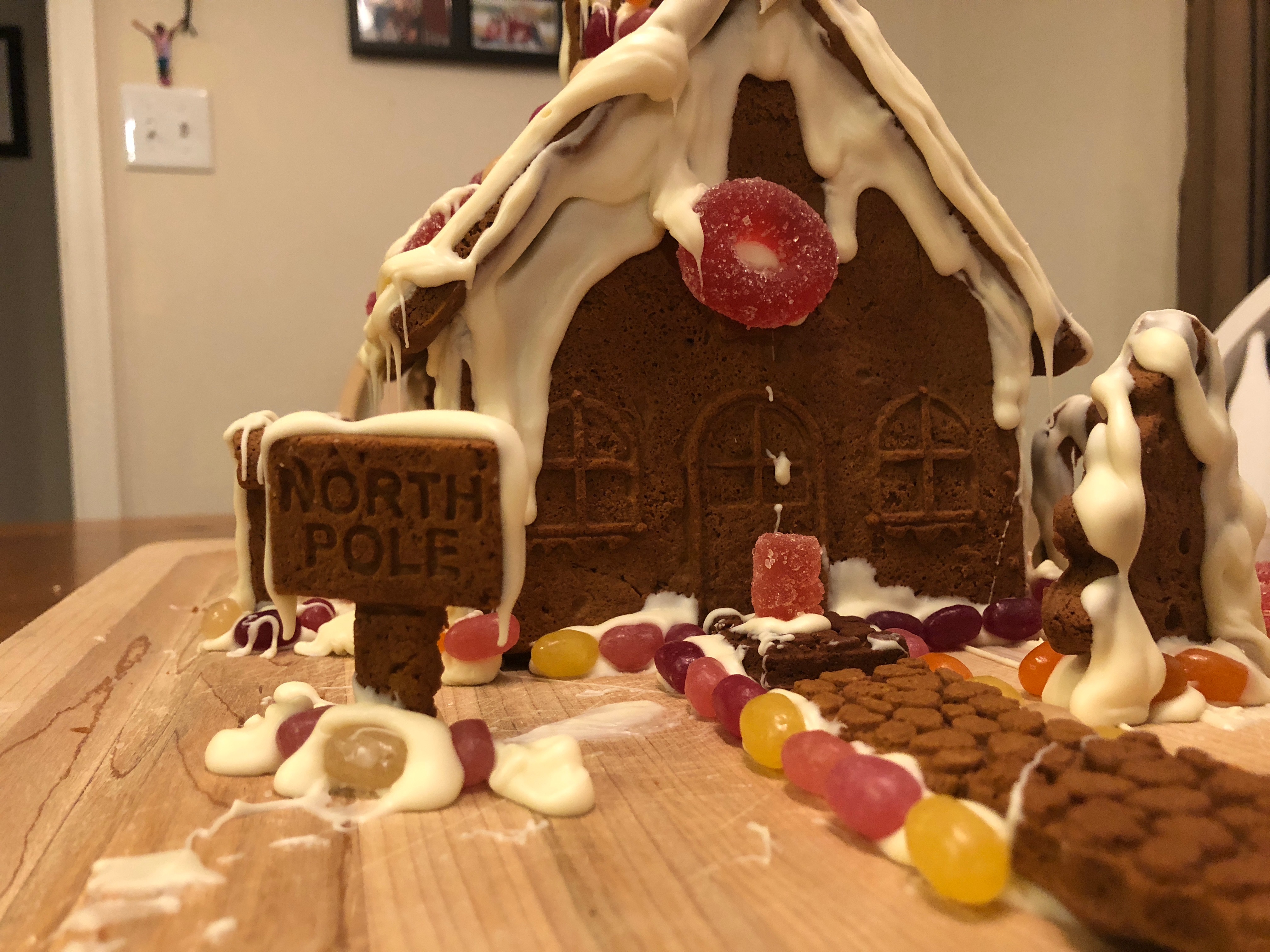 homemade-gingerbread-house-tradition